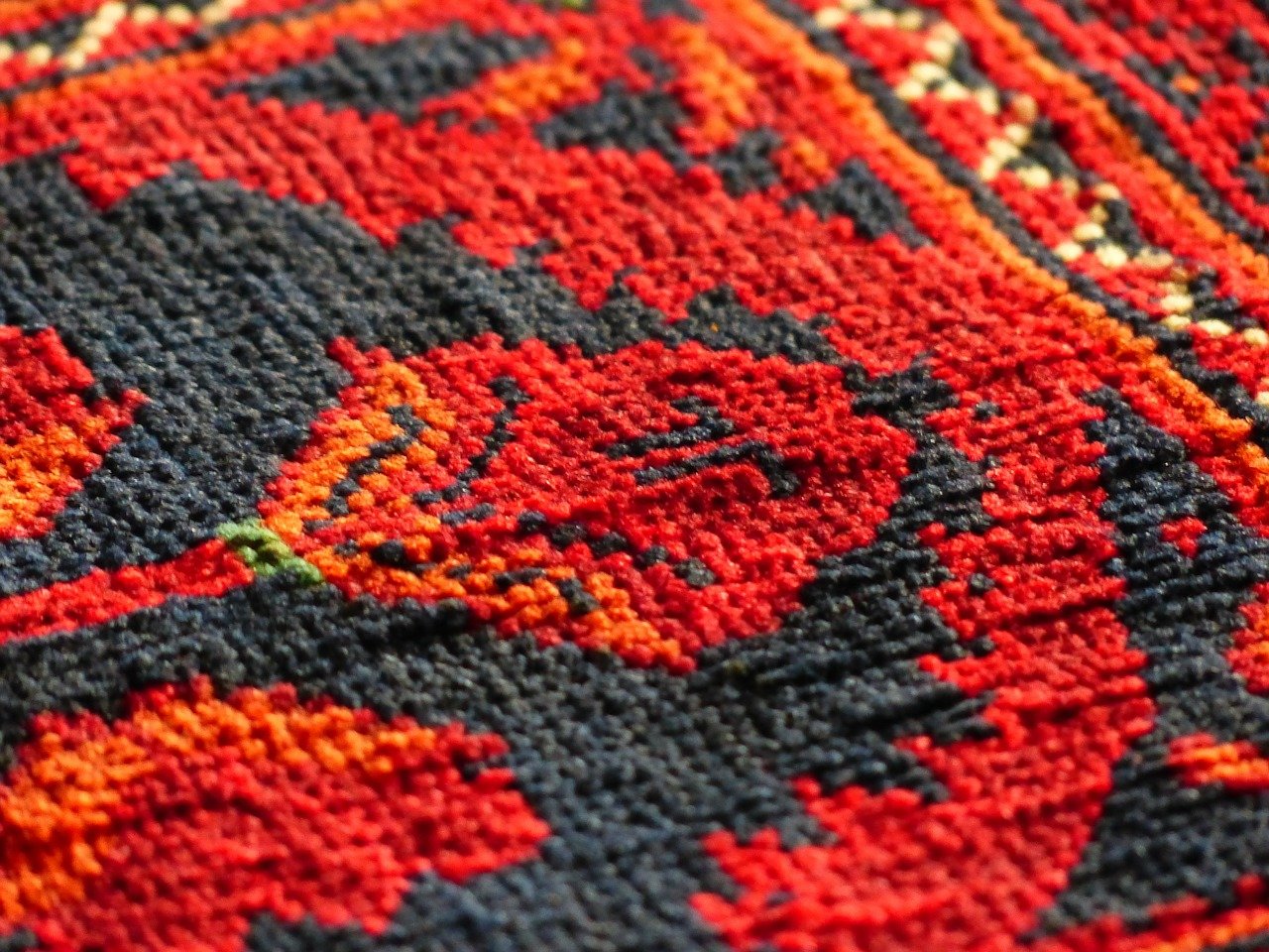 carpet, red, tying-100085.jpg